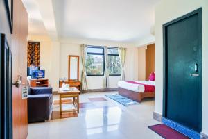 Φωτογραφία από το άλμπουμ του Sparrow Juniper Tree 2 min walk To Mg Marg σε Gangtok