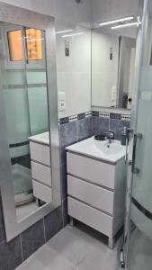 Kúpeľňa v ubytovaní Benalmadena Jupiter - Lovely 1Bedroom Apartment