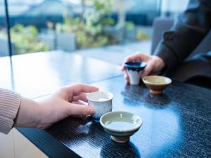Fasilitas pembuat kopi dan teh di Tokyu Stay Kyoto Sakaiza Shijo Kawaramachi