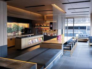 Area tempat duduk di Tokyu Stay Kyoto Sakaiza Shijo Kawaramachi