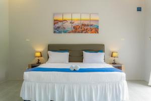 The Hawk's Nest Resort客房内的一张或多张床位