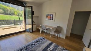 Posezení v ubytování LAGA SURFING IBARRANGELU