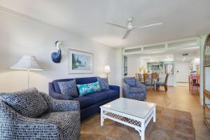 Posezení v ubytování Gorgeous Oceanfront Residence in Exclusive Sanibel Surfside + 11 fotografií