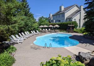 Swimmingpoolen hos eller tæt på All Seasons Sierra Lane Retreat 88371