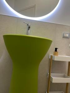 Foto Comos asuva majutusasutuse Red Leaf galeriist