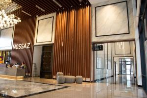 eine Lobby eines Einkaufszentrums mit einem Schild an der Wand in der Unterkunft 12 Mossaz skypool 5mins to 1U and Ikea atEmpire City by Light House in Petaling Jaya + 29 Fotos