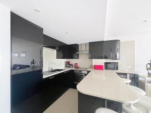 Gallery image of Port Grec 3 - Piso vista al puerto y montana in Empuriabrava