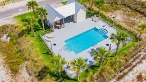 Bazén v ubytování Sleeps 8 Spacious 5 bedrooms 5baths nebo v jeho okolí