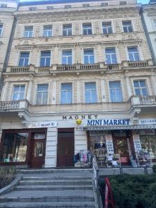 Το κτήριο όπου στεγάζεται  το διαμέρισμα