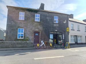 Gallery image of Clonbur House - Studio village apartment in Galway