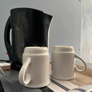Kemudahan buat kopi dan teh di Sherotha Homestay