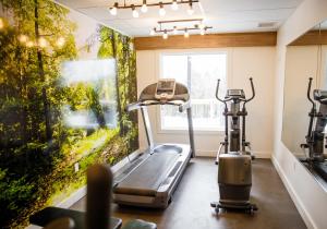 Spordikeskus ja/või sportimisvõimalused majutusasutuses AX Hotel