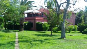 Aed väljaspool majutusasutust Hotel Il Cipresso