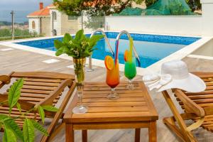 Afbeelding uit fotogalerij van Tandem Apartments with Swimming pool in Cavtat