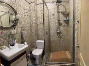 Ένα μπάνιο στο Коттедж 3-ех уровневый +7 φωτογραφίες