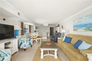 TV a/nebo společenská místnost v ubytování Oceanfront 2bd, 2ba-north Myrtle Beach