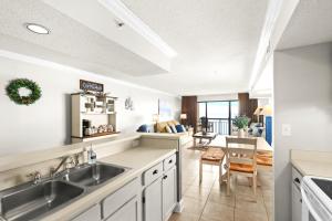 Kuchyň nebo kuchyňský kout v ubytování Oceanfront 2bd, 2ba-north Myrtle Beach