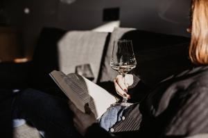 Wohnen beim Wein Tschermonegg italokat is kínál