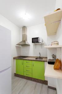 A kitchen or kitchenette at Molino de Lucero, casa rural