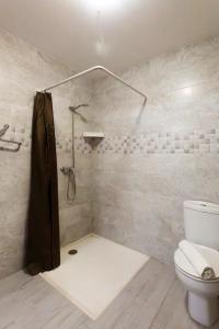 A bathroom at Molino de Lucero, casa rural