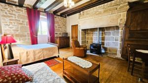 Postel nebo postele na pokoji v ubytování Gîte de France Des alpagas 2 épis - Gîte de France 6 personnes MAE-9784
