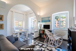 TV a/nebo společenská místnost v ubytování Angolo di mare by PortofinoVip