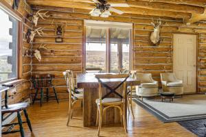 AlmondLog Cabin with Pond and Trail Access in Almond!的相册照片
