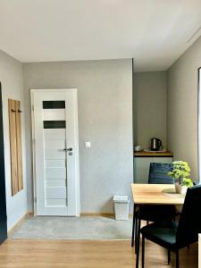 Fotografie z fotogalerie ubytování Apartamenty Poziom 4, Prywatna łazienka, Wspólna toaleta, Free wi-fi, Free Parking v Katovicích