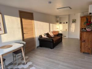 Χώρος καθιστικού στο Bel appartement T2 dans maison