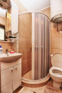 Ένα μπάνιο στο Apartments Simun