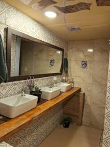 Hostel Trilhas e Rotas - a 150m da Avenida Paulista的一间浴室