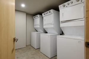 Una cocina o cocineta en Colima 340 by Wynwood House