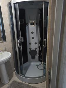 Bilik mandi di Apartman Ðole
