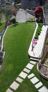 A garden outside Villa Perla del Lago