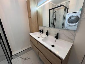 Ένα μπάνιο στο Grande maison centre ville - 5CH - 14 Pers