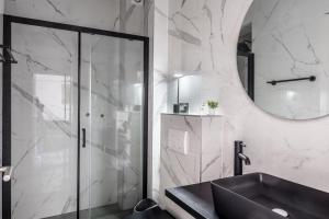 Ένα μπάνιο στο Apartments Strand +101 φωτογραφίες