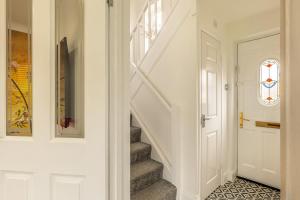 Φωτογραφία από το άλμπουμ του The Little Chinoiserie 2 bed house with large garden and only 7 min away from MK Central Rail station and City Centre σε Milton Keynes
