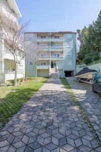 Fotografie z fotogalerie ubytování Ruža&Nikolina "2" apartmani - Baška Voda v destinaci Baška Voda