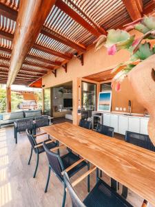 Χώρος καθιστικού στο Bangalô Beira Mar na Praia dos Carneiros +39 φωτογραφίες