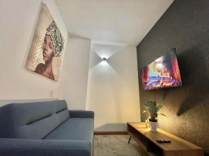 TV a/nebo společenská místnost v ubytování African Vibes New Luxury Loft
