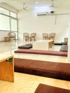 Istumisnurk majutusasutuses Bunk Hostel Rishikesh