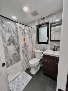 Φωτογραφία από το άλμπουμ του New 2BDR 2BATHS 1 Park Spot APT Super Close to NYC σε Lodi