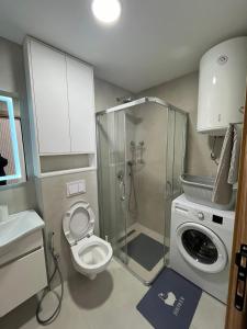 Bilik mandi di Orzeja apartments