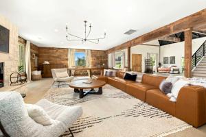 Gallery image of Adventure Barn-On Fixer to Fabulous-Outdoor Oasis in Bentonville