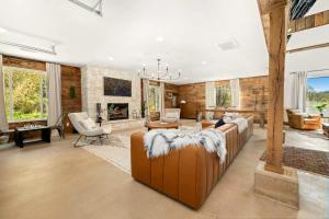 Gallery image of Adventure Barn-On Fixer to Fabulous-Outdoor Oasis in Bentonville +28 photos