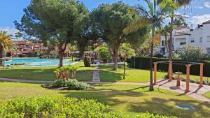 Basen w obiekcie Alhambra del Golf - Guadalmina lub w pobliżu