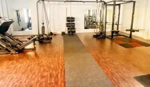 Fitness centrum a/nebo fitness zařízení v ubytování Bunk Hostel Rishikesh + 21 fotografií