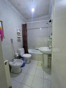 アンマンにあるzainab houseのバスルーム(トイレ、ビデ、シンク付) +21枚の写真