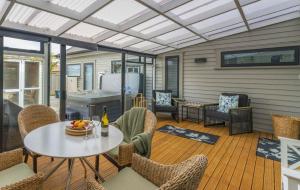 Χώρος καθιστικού στο Stay Taupo - Premium Home with Hot Tub