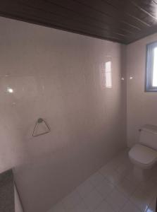 Et badeværelse på Casa Branca 39 - Pontal do Atalaia